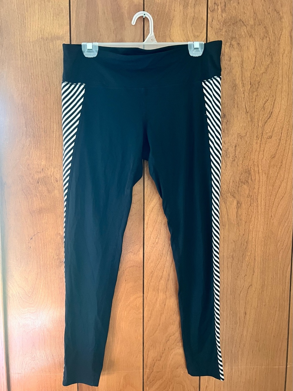 Athleta Crop Leggings